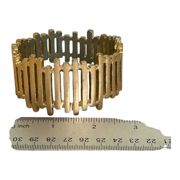 Kenneth Cole Picket Fence Gold Tone Chunky Hinge Bangle Magnetic Clasp Bracelet - Picture 6 of 7